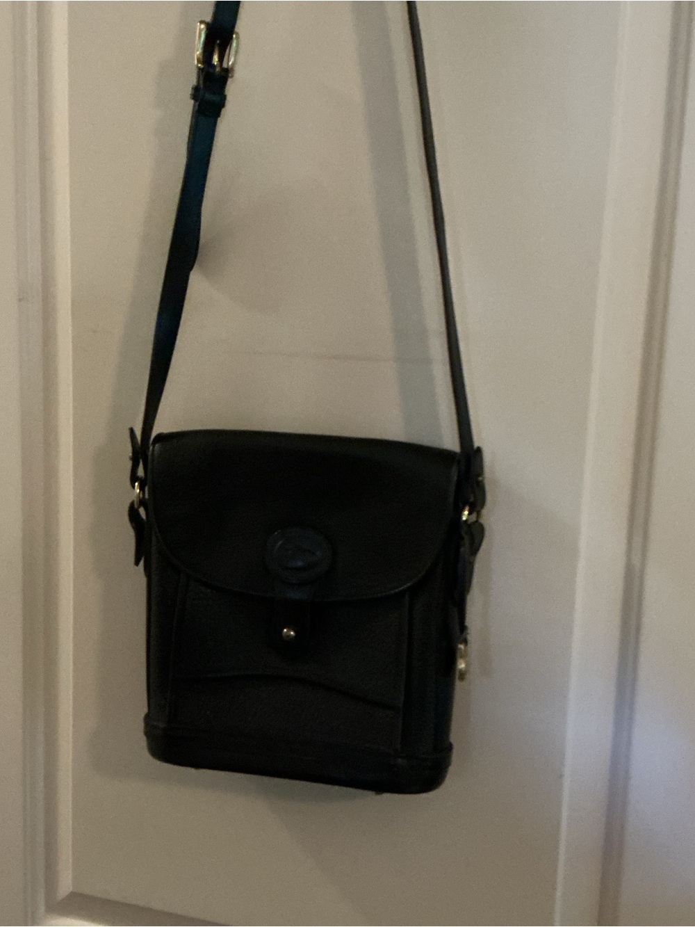 Vintage Dooney & Bourne black AWL pebble grain leather crossbody